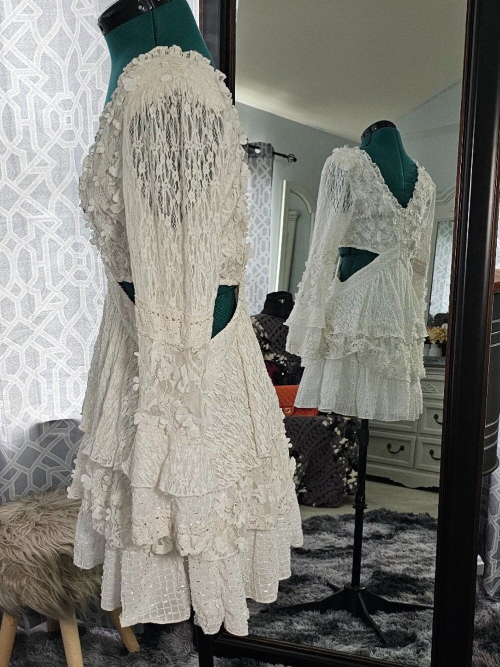 Avec Les Filles Cream Lace Long‑Sleeve Ruffle Dress – Size 10 (NWT) - Picture 2 of 8